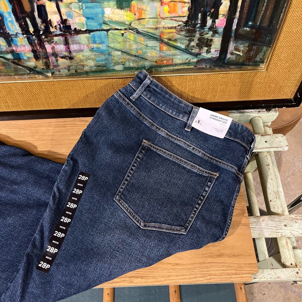 NWT: Women’s dC Jeans Medium wash Straight Leg 1948 Fit Jeanss